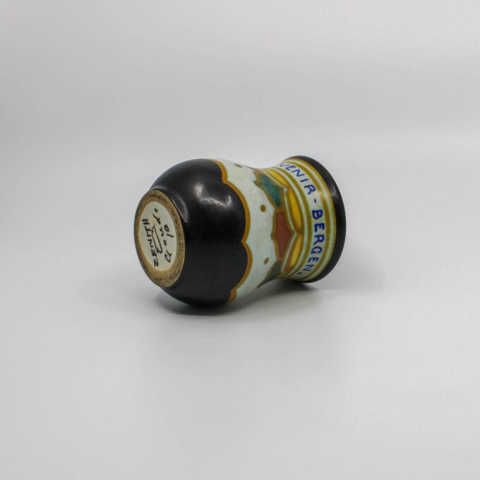 Gouda Pottery Vase (Plateelbakkerij en Pijpenfabriek Zenith) - Image 8